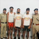 हरिद्वार में कांवड़ियों ने कार पर बरसाए लाठी डंडे, मारपीट करने पर हिरासत में 3 युवक