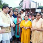 सीएम धामी ने किया देहरादून में रायपुर क्षेत्र के अंतर्गत अतिवृष्टि से प्रभावित क्षेत्रों का स्थलीय निरीक्षण, सुनीं स्थानीय लोगों की समस्याएँ