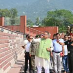 सैन्यधाम का निरीक्षण करते सैनिक कल्याण मंत्री गणेश जोशी