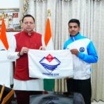 मुख्यमंत्री पुष्कर सिंह धामी से माउंट एवरेस्ट फतह करने वाले 16 वर्षीय बालक सचिन कुमार ने की शिष्टाचार भेंट