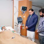 मुख्यमंत्री पुष्कर सिंह धामी ने मैक्स हॉस्पिटल में उपचाराधीन श्री हिम्मत सिंह (पिता – लोकगायक गोविंद दिगारी) से की मुलाकात