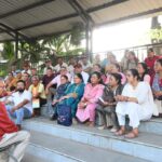 प्रधानमंत्री नरेंद्र मोदी के उत्तराखण्ड आगमन को लेकर पार्टी पदाधिकारियों के साथ बैठक करते कैबिनेट मंत्री गणेश जोशी