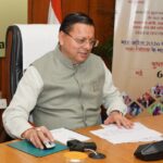 मुख्यमंत्री पुष्कर सिंह धामी ने वन क्लिक के माध्यम से साढ़े सात लाख से अधिक पेंशनर्स के खाते में भेजी पेंशन