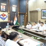 अर्थव्यवस्था को मजबूती देने वाली योजनाएं जिला प्लान में हों शामिल: डीएम